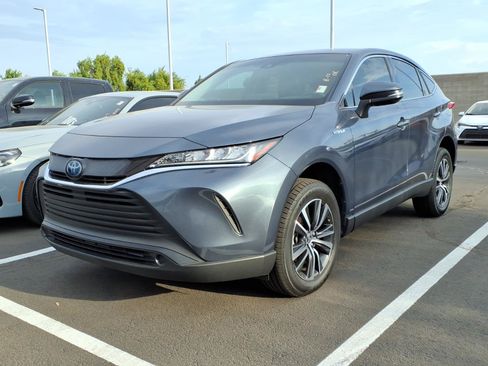 Certified 2021 Toyota Venza LE w/ Carpet Mat Package (TMS) AWD/4WD image 2
