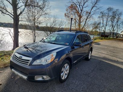Used 2011 Subaru Outback 2.5i Limited w/ PWR Moonroof Pkg