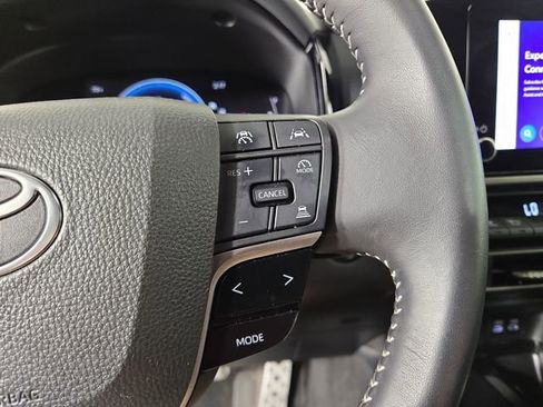 Used 2025 Toyota Camry SE FWD image 22