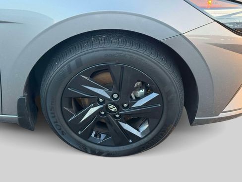 Used 2023 Hyundai Elantra SEL image 8
