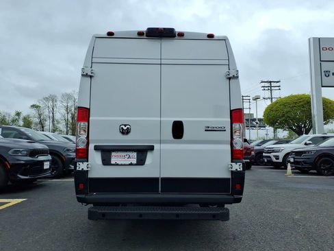 Used 2023 RAM ProMaster 3500 w/ Driver Convenience Group image 18