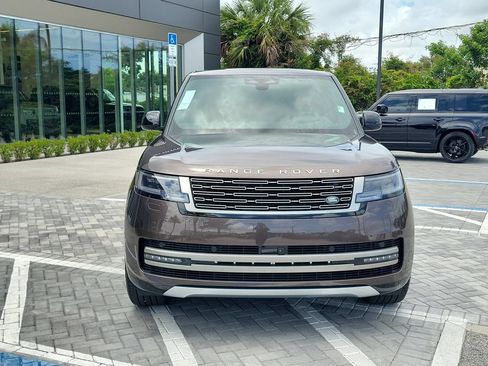 New 2026 Land Rover Range Rover Long Wheelbase SE AWD/4WD image 8