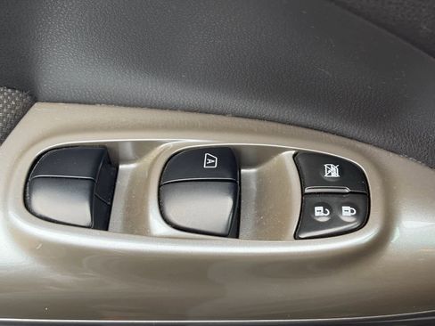 Used 2014 Nissan Juke S image 8