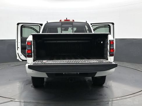 Used 2022 Nissan Frontier SV w/ SV Premium Package AWD/4WD image 32