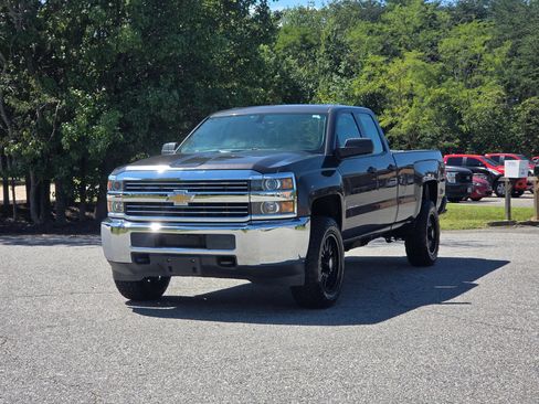 Used 2018 Chevrolet Silverado 2500 W/T AWD/4WD image 1