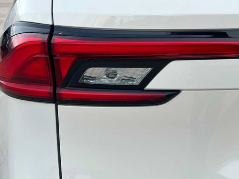 Used 2024 Toyota Grand Highlander XLE image 12