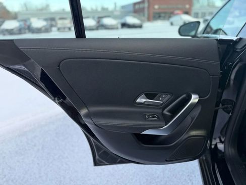 Used 2021 Mercedes-Benz CLA 250 4MATIC image 8