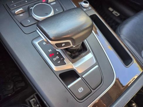 Used 2019 Audi Q5 Premium w/ Convenience Package image 26