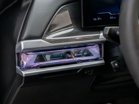 Used 2025 BMW i7 eDrive50 w/ M Sport Package image 19