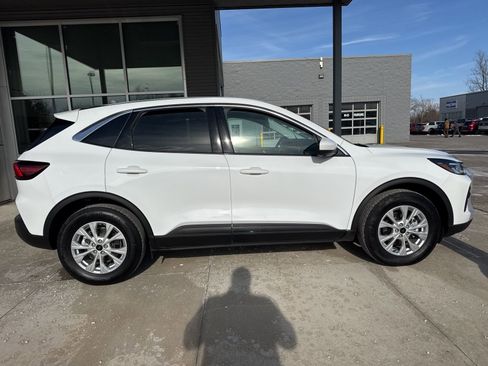 Certified 2024 Ford Escape Active w/ Tech Pack #2 image 9