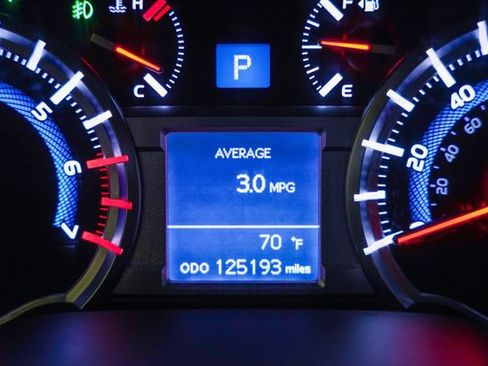 Used 2019 Toyota 4Runner SR5 RWD image 9