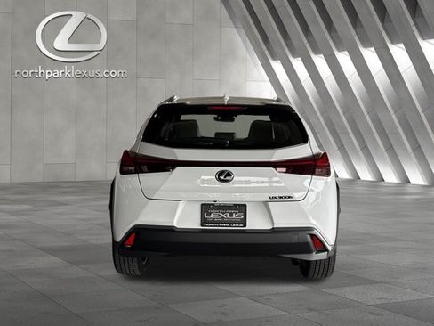 Certified 2026 Lexus UX 300h FWD w/ Accessory Package (Z2) image 27