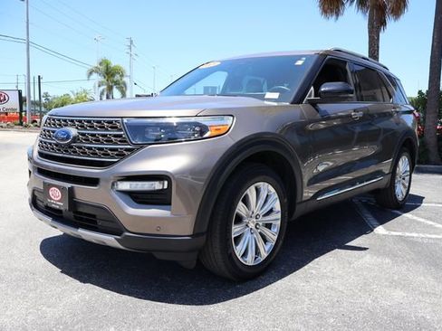 Used 2021 Ford Explorer King Ranch w/ Premium Technology Package AWD/4WD image 3