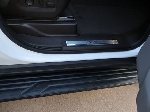 Used 2022 GMC Yukon SLT w/ SLT Luxury Package image 13