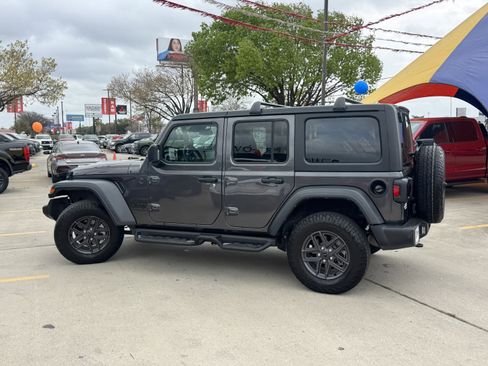 Used 2024 Jeep Wrangler Sport S image 9