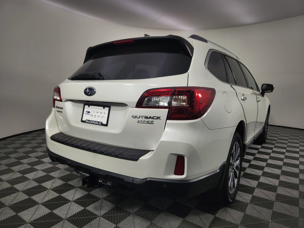 Used 2017 Subaru Outback 2.5i Touring w/ Popular Package #5A AWD/4WD image 5