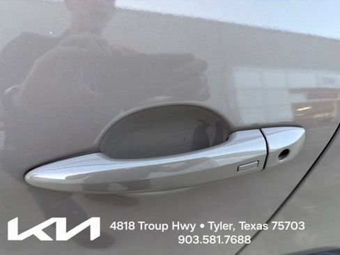 Used 2024 Nissan Rogue SV FWD image 5