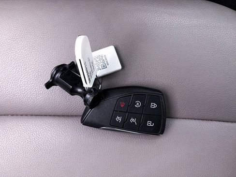 Used 2025 Chevrolet Tahoe Z71 w/ Comfort Package image 30