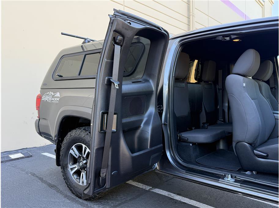 Used 2019 Toyota Tacoma TRD Sport AWD/4WD image 21