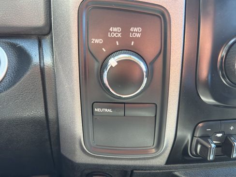 Used 2016 RAM 2500 Tradesman w/ Chrome Appearance Group AWD/4WD image 31