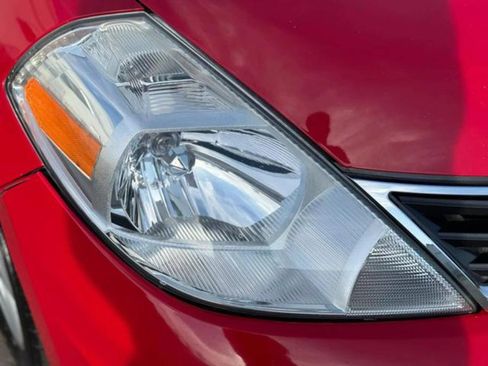 Used 2012 Nissan Versa Hatchback FWD image 12