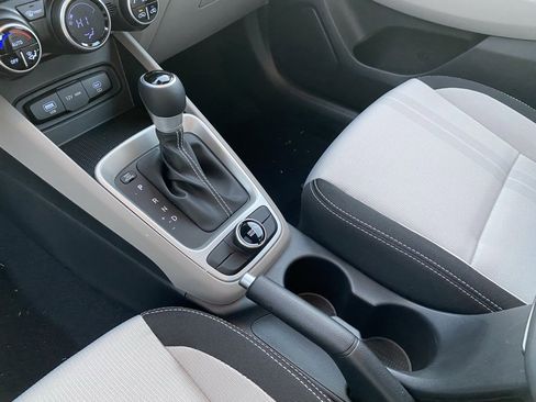 New 2025 Hyundai Venue SEL image 13