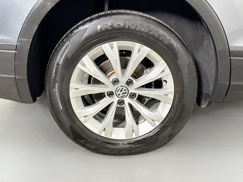 Used 2020 Volkswagen Tiguan S image 33