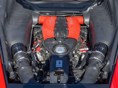 Used 2020 Ferrari F8 Tributo image 73