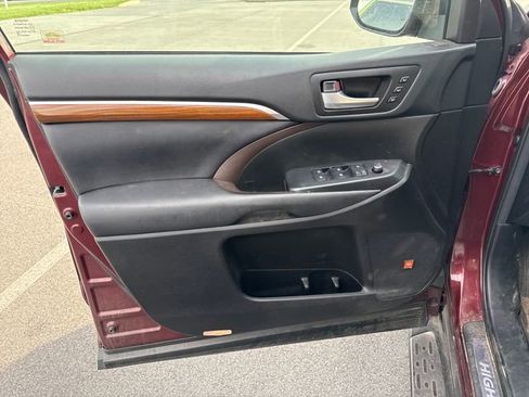 Used 2018 Toyota Highlander Limited Platinum w/ Protection Package #3 image 25