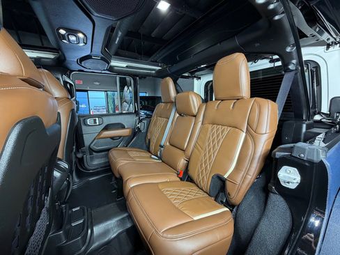 Used 2023 Jeep Wrangler Unlimited Rubicon 392 AWD/4WD image 23