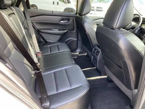 Used 2024 Nissan Rogue SV w/ SV Premium Package FWD image 22