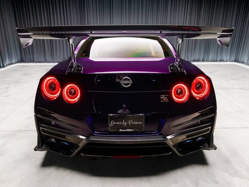 Used 2023 Nissan GT-R Premium w/ Premium Interior Package AWD/4WD image 17
