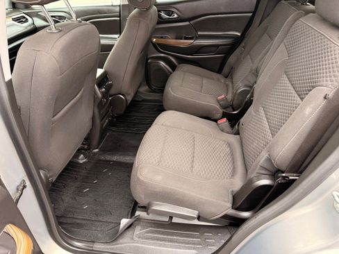 Used 2019 GMC Acadia SLE w/ Driver Alert Package I image 10