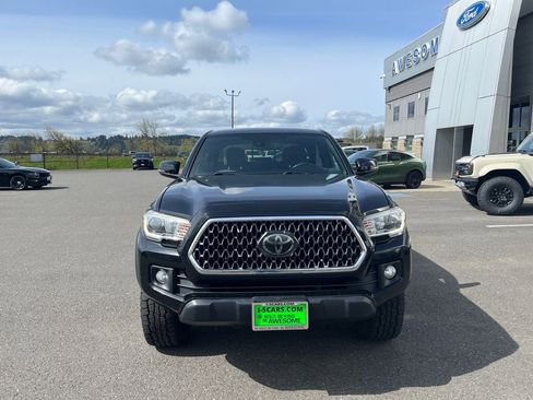 Used 2018 Toyota Tacoma TRD Off-Road AWD/4WD image 9