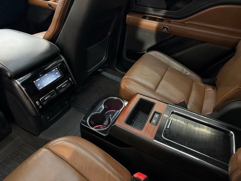 Used 2021 Lincoln Aviator Reserve w/ Equipment Group 201A RWD image 19