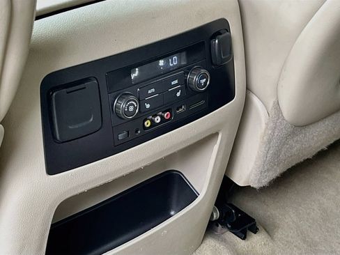 Used 2015 GMC Yukon Denali w/ Premium Package AWD/4WD image 28