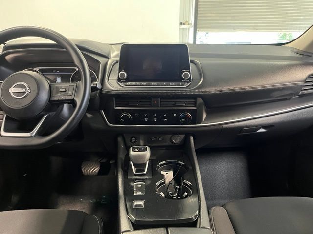 Used 2024 Nissan Rogue S FWD image 21