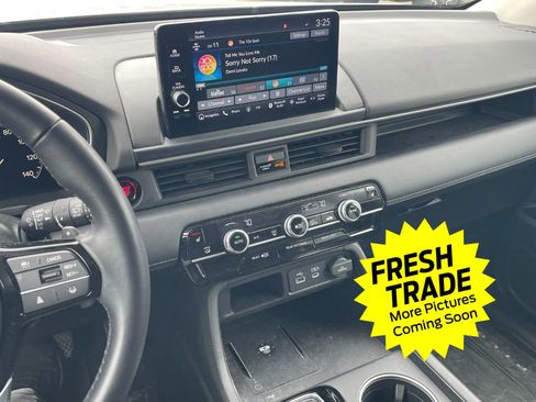 Used 2025 Honda Pilot Touring image 10