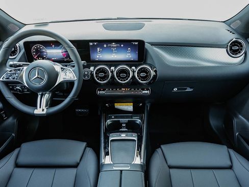 New 2026 Mercedes-Benz GLA 250 4MATIC image 10