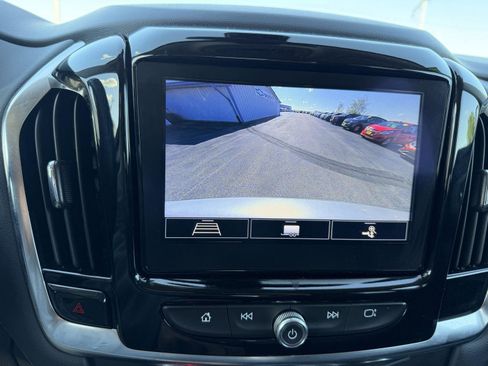 Used 2021 Chevrolet Traverse LT AWD/4WD image 19