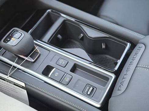 New 2025 Nissan Pathfinder SL image 25