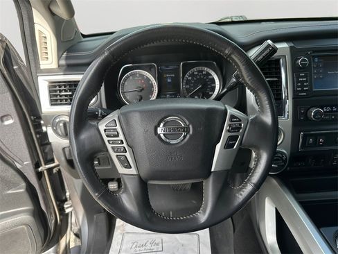 Used 2018 Nissan Titan PRO-4X w/ Pro-4x Utility Package image 19