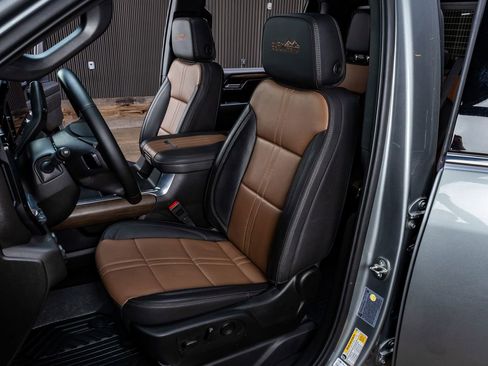 Used 2024 Chevrolet Silverado 2500 High Country w/ High Country Premium Package AWD/4WD image 31