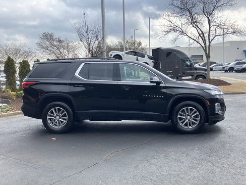 Used 2023 Chevrolet Traverse LT image 11