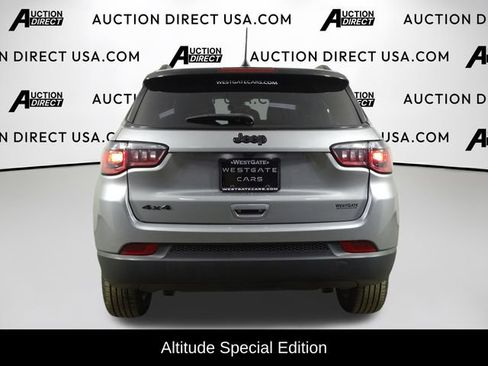 Used 2023 Jeep Compass Latitude AWD/4WD image 6