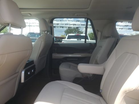 Used 2022 Ford Expedition Max Limited AWD/4WD image 12