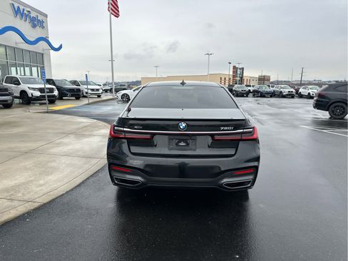 Used 2022 BMW 750i xDrive image 6