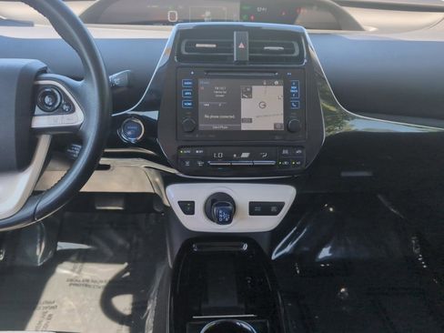 Used 2017 Toyota Prius Three Touring FWD image 15