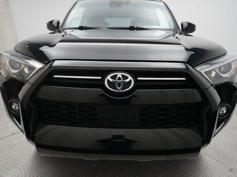 Used 2024 Toyota 4Runner SR5 image 23