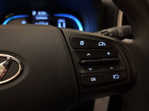 Certified 2026 Hyundai Venue SE image 18